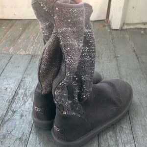 Foldable Gray UGG